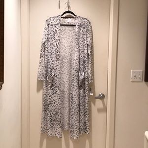 Lularoe Blanc Noir leopard print Sarah size Large